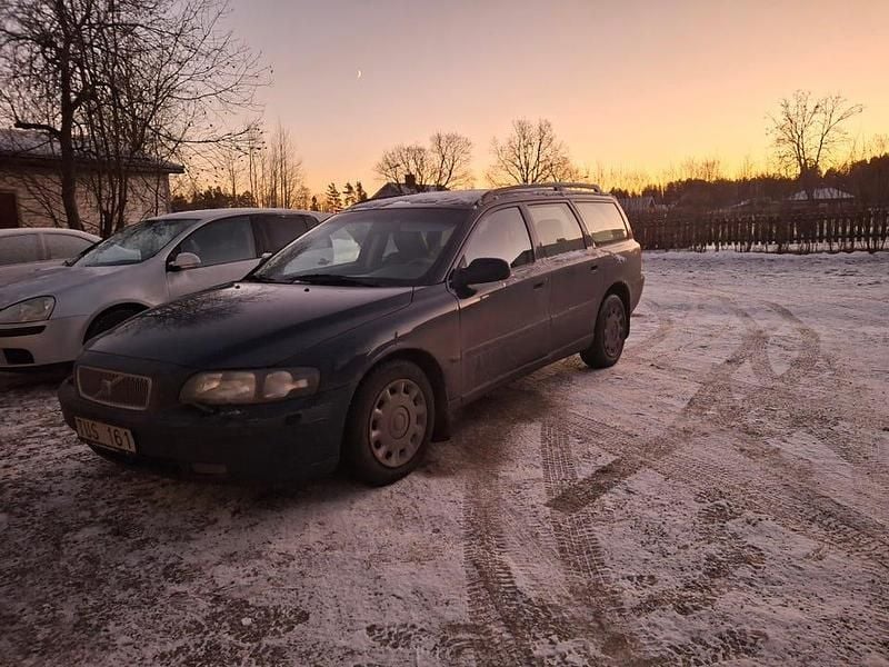 Begagnad 2003 Volvo V70 Kombi | 27 000 kr (Marknadspris) - Bild 1/3