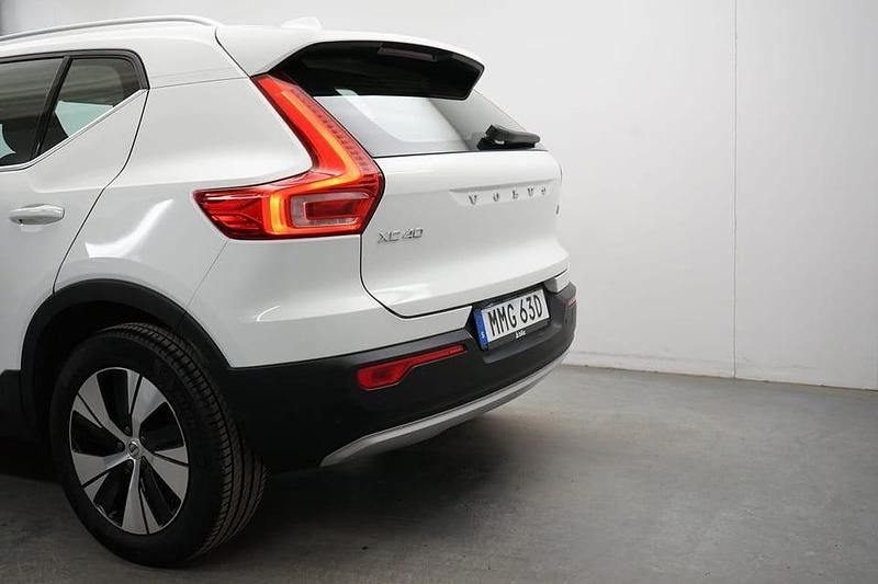 Begagnad Volvo XC40 Inscription 214 HK (157 kW) 2022 Vit SUV