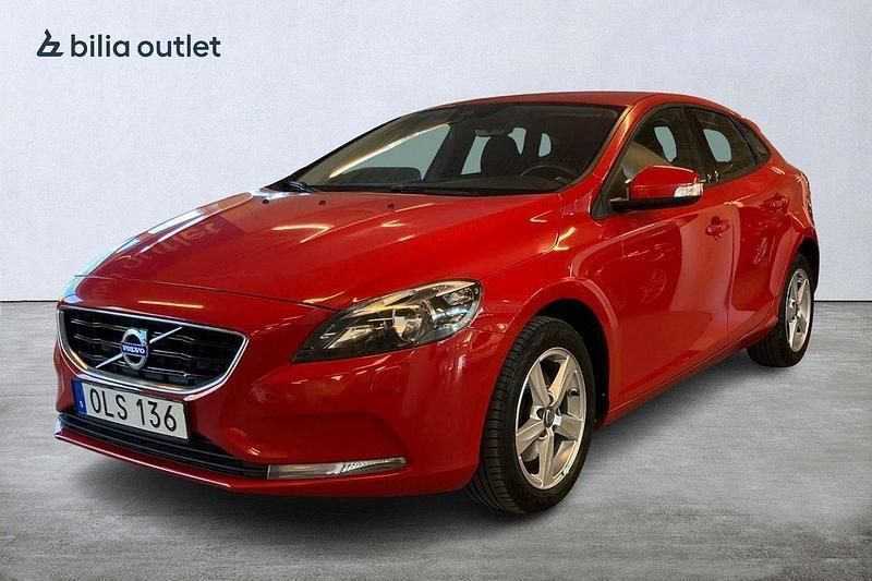 Röd Begagnad 2016 Volvo V40 Kinetic Kombi | 109 900 kr (Bra pris) - Bild 1/4