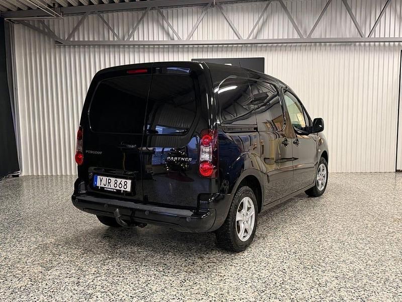 Begagnad Peugeot Partner 120 HK (88 kW) 2017 Svart Minibuss
