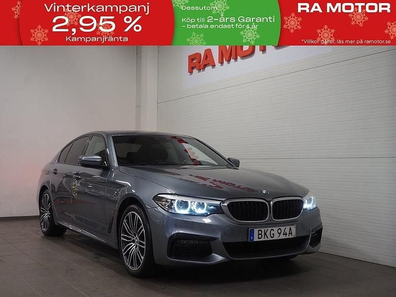 Grå Begagnad 2019 BMW 530e iPerformance Sedan | 309 900 kr (Marknadspris) - Bild 1/3
