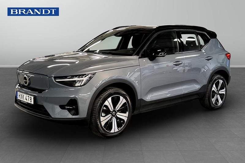 Grå Begagnad 2023 Volvo XC40 Single Motor SUV | 349 900 kr (Marknadspris) - Bild 1/4