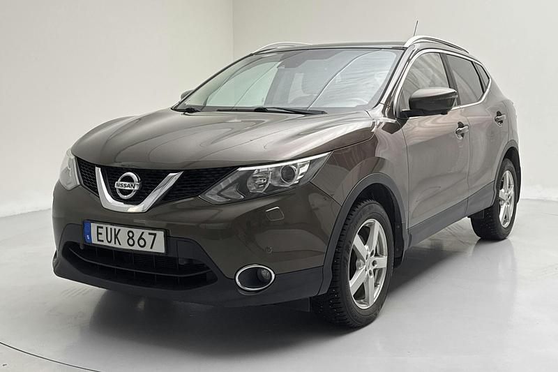 Brun Begagnad 2017 Nissan Qashqai N-Connecta SUV | 89 800 kr (Superpris) - Bild 1/4