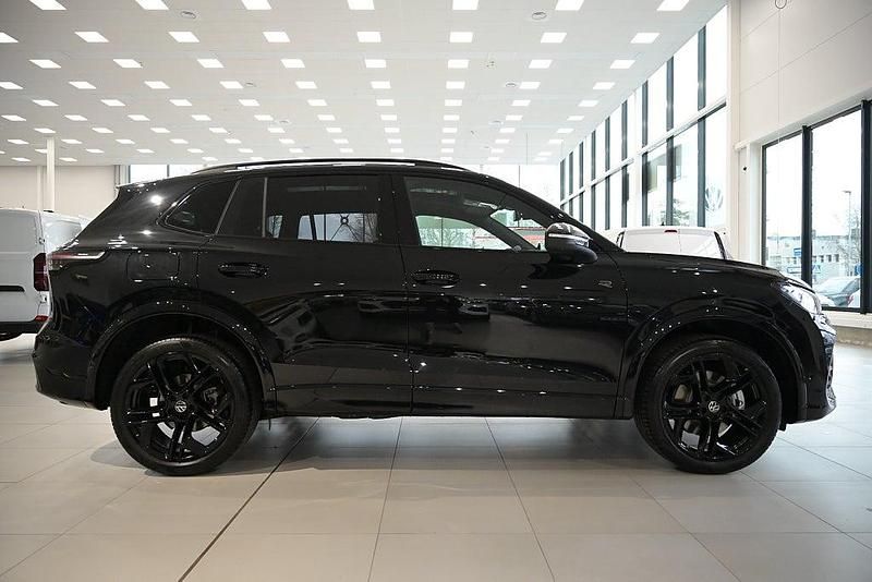 Ny VW Tiguan R-line Edition 193 HK (141 kW) 2026 Svart SUV