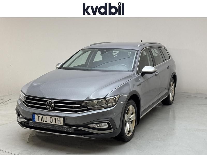 Grå Begagnad 2023 VW Passat Alltrack Kombi | 239 000 kr (Bra pris) - Bild 1/3