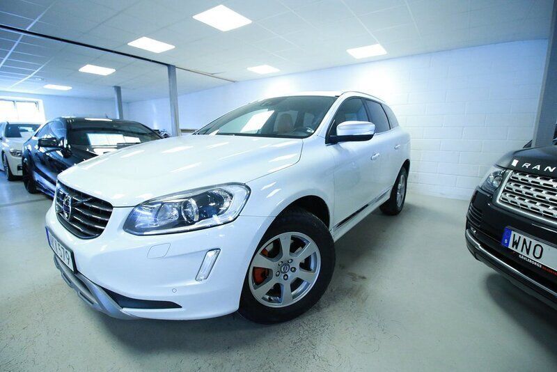 Begagnad Volvo XC60 Summum 181 HK (133 kW) 2014 Vit SUV