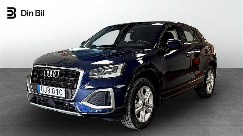Navarrablå metallic Begagnad 2024 Audi Q2 Advanced Plus SUV | 284 000 kr (Marknadspris) - Bild 1/4