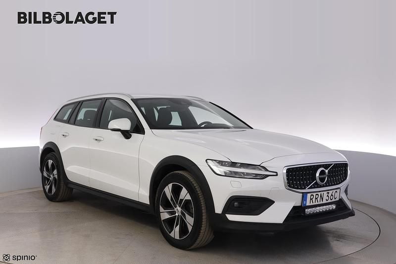 Begagnad Volvo V60 CC SE 190 HK (139 kW) 2020 Vit Kombi