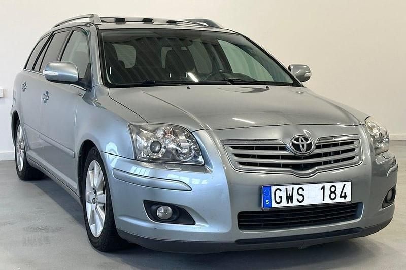 Begagnad Toyota Avensis 147 HK (108 kW) 2008 Grå Kombi