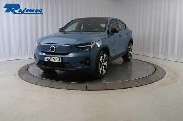 Blå (fjord blue metallic) Begagnad 2023 Volvo EC40 Plus SUV | 344 900 kr (Bra pris) - Bild 1/4