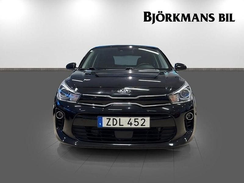Begagnad Kia Rio Advance 84 HK (61 kW) 2017 /abp/ aurora black pearl m Halvkombi