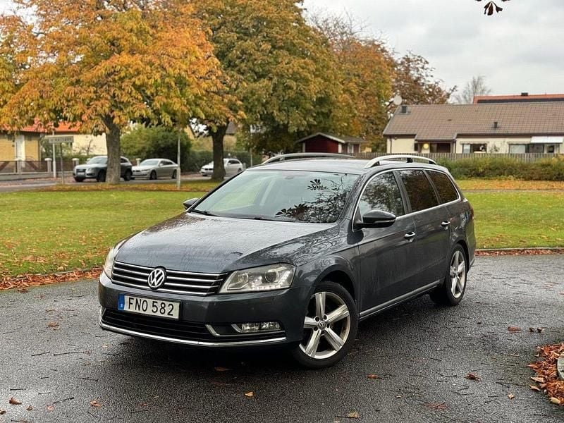 Grå Begagnad 2013 VW Passat Kombi | 45 000 kr (Superpris) - Bild 1/4