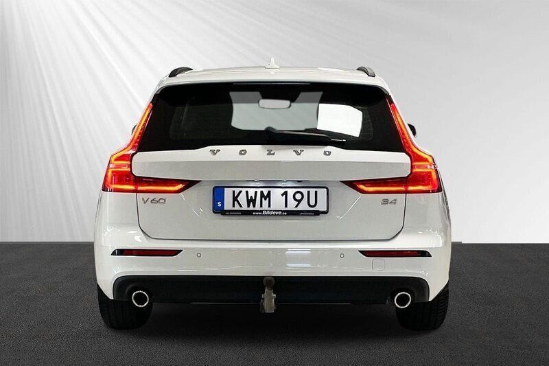 Vit Begagnad 2022 Volvo V60 Pro Kombi | 259 900 kr (Bra pris) - Bild 1/1