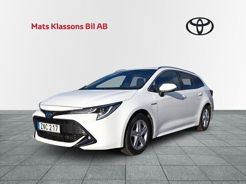 Vit Begagnad 2021 Toyota Corolla Style Kombi | 259 000 kr (Marknadspris) - Bild 1/4