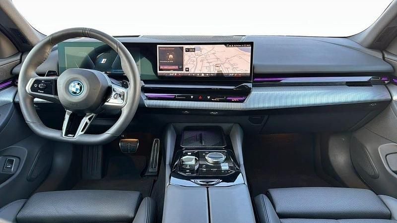 Begagnad BMW 530 M Sport 299 HK (219 kW) 2025 Svart Kombi