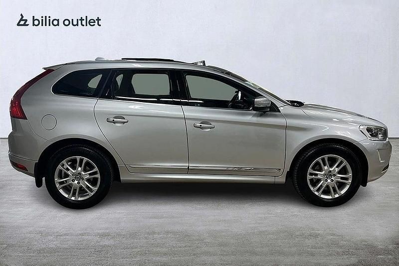 Begagnad Volvo XC60 Summum 230 HK (169 kW) 2015 Silver SUV