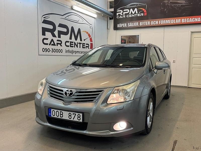 Ljusgrå (grå) Begagnad 2008 Toyota Avensis Business Edition Kombi | 54 900 kr (Dyr) - Bild 1/4