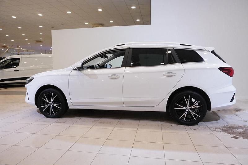 Begagnad MG MG5 EV Long Range 114 kW (156 HK) 2022 Vit Kombi