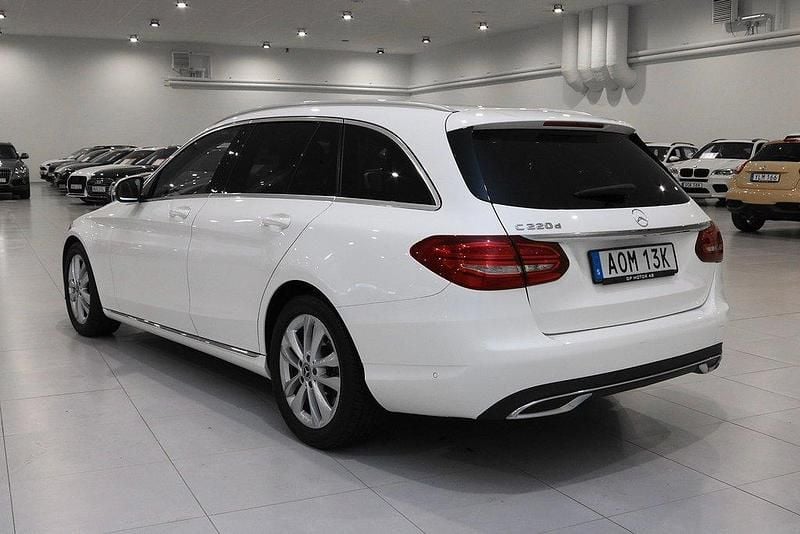 Begagnad Mercedes C220 Avantgarde 195 HK (143 kW) 2019 Vit Kombi