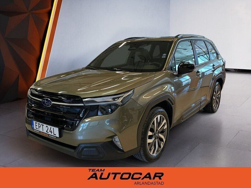 Grön Begagnad 2024 Subaru Forester SUV | 439 800 kr - Bild 1/4