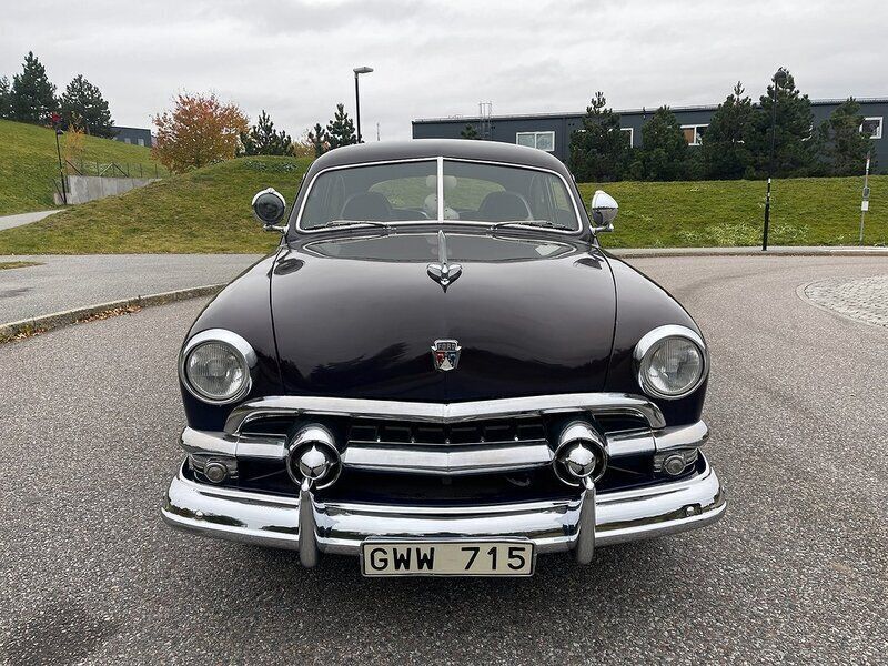 Begagnad Ford Deluxe 116 HK (85 kW) 1951 Mörkröd Sportkupé