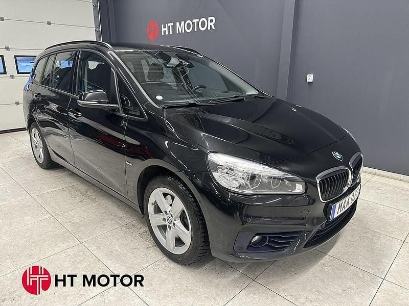 Svart Begagnad 2015 BMW 220 Kombi | 199 400 kr (Lite dyr) - Bild 1/4