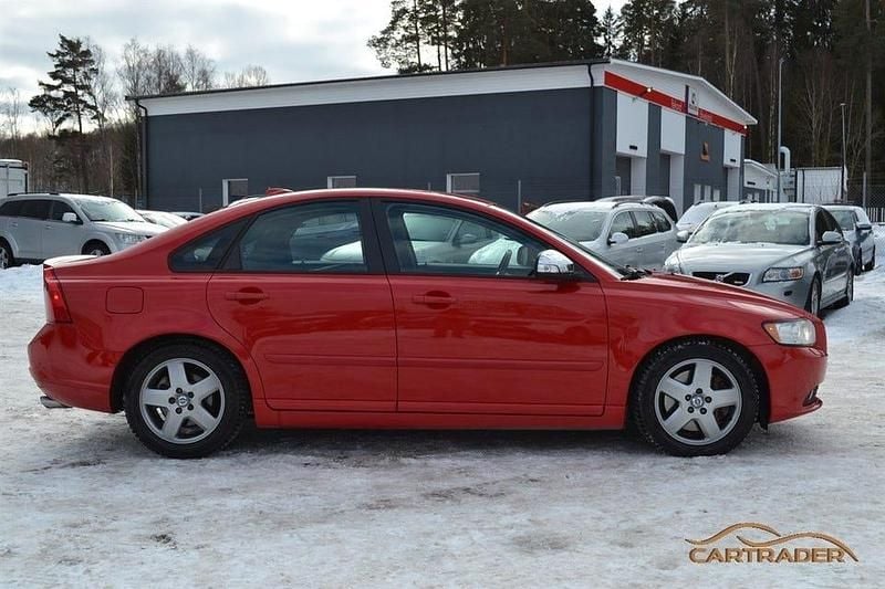 Begagnad Volvo S40 Momentum 150 HK (110 kW) 2011 Röd Sedan