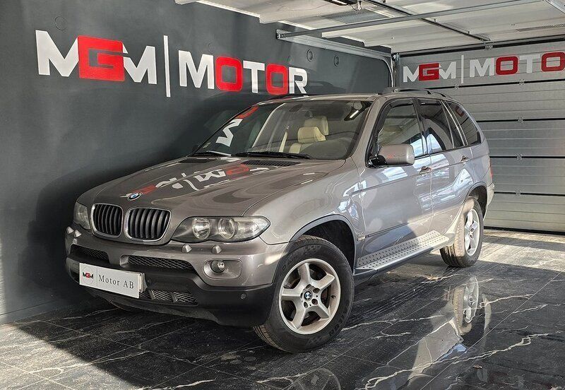 Grå Begagnad 2005 BMW X5 Sport Line SUV | 64 900 kr (Lite dyr) - Bild 1/4