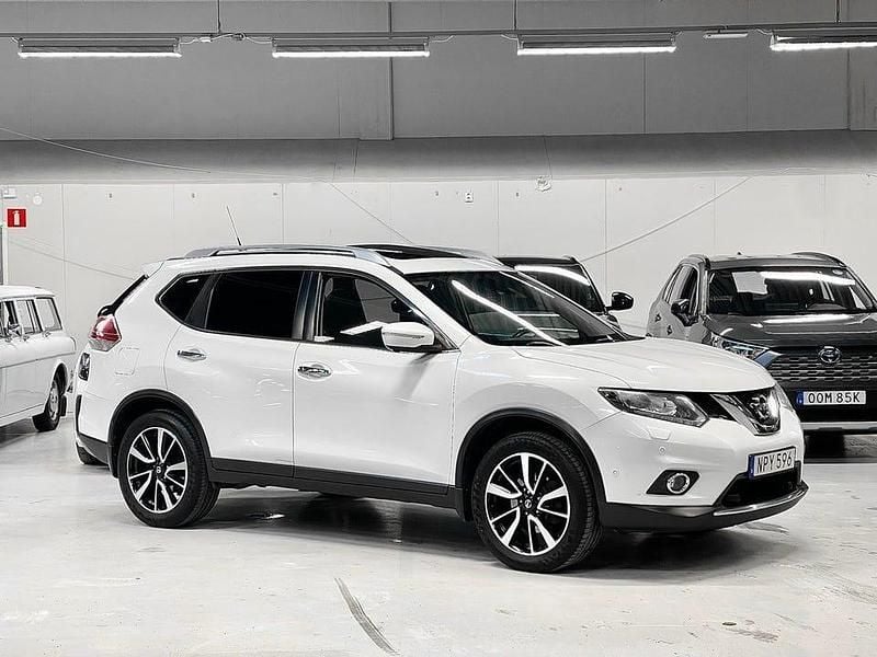 Vit metallic Begagnad 2017 Nissan X-Trail SUV | 149 900 kr (Marknadspris) - Bild 1/4