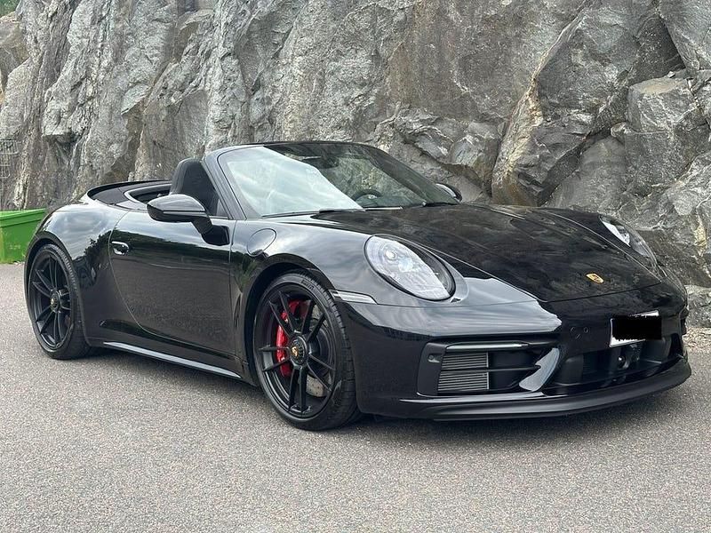 Begagnad Porsche 911 Carrera GTS 480 HK (353 kW) 2024 Svart Cab