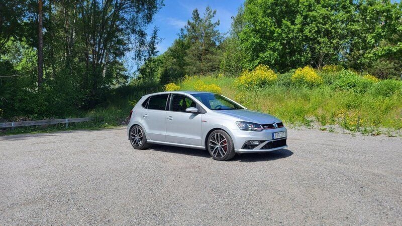 Silver Begagnad 2017 VW Polo GTI Halvkombi | 165 000 kr - Bild 1/4