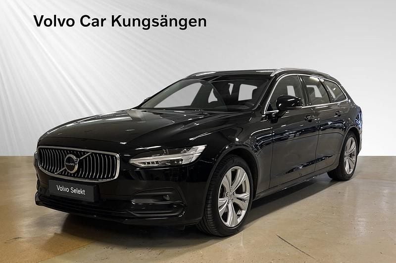 Begagnad Volvo V90 Momentum 200 HK (147 kW) 2020 Svart Kombi