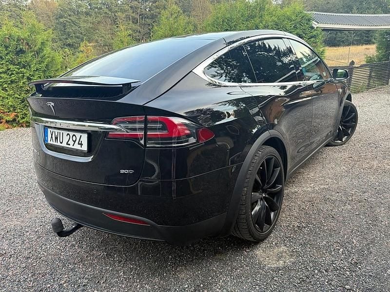 Begagnad Tesla Model X 422 kW (575 HK) 2016 Svart SUV