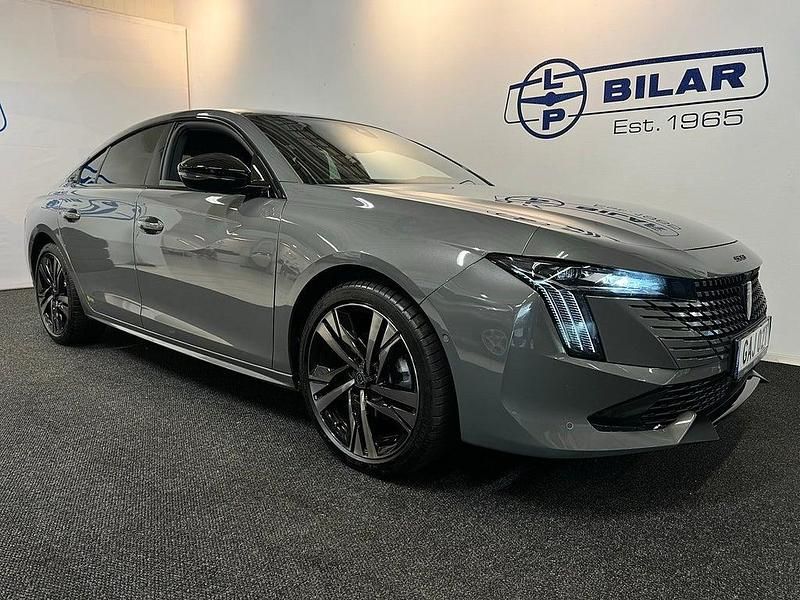 Grå Begagnad 2023 Peugeot 508 GTi Sedan | 349 000 kr (Marknadspris) - Bild 1/4