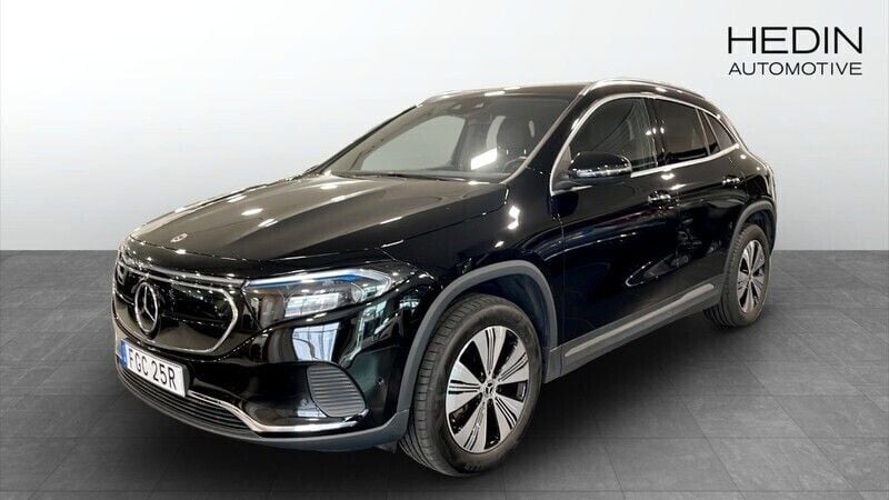 Svart (black) Begagnad 2023 Mercedes EQA250+ Premium SUV | 389 900 kr - Bild 1/4