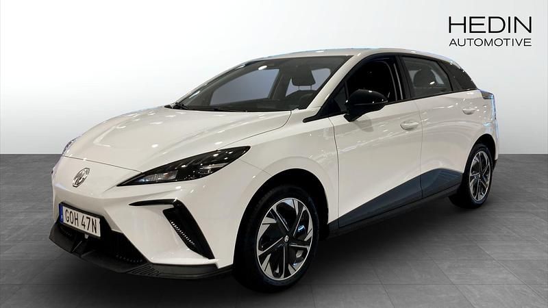 Vit Begagnad 2024 MG MG4 EV Halvkombi | 299 990 kr (Lite dyr) - Bild 1/4