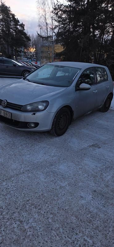 Begagnad 2010 VW Golf VI Halvkombi | 35 000 kr (Marknadspris) - Bild 1/2