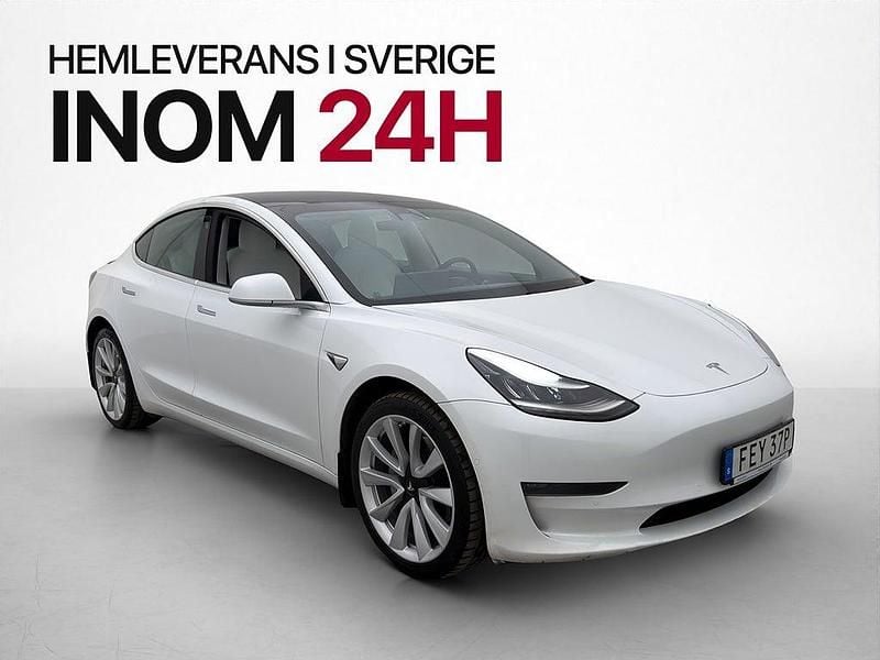 Begagnad Tesla Model 3 Long Range AWD 366 kW (498 HK) 2020 Vit Sedan