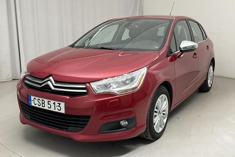 Röd Begagnad 2014 Citroën C4 Halvkombi | 48 000 kr (Marknadspris) - Bild 1/4