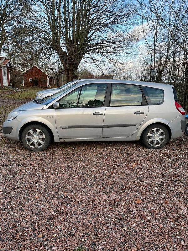 Begagnad 2006 Renault Grand Scénic II Minibuss | 16 000 kr - Bild 1/4