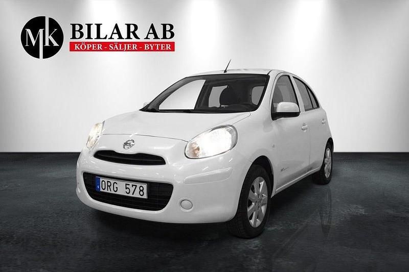 Vit Begagnad 2013 Nissan Micra Halvkombi | 79 900 kr (Marknadspris) - Bild 1/4