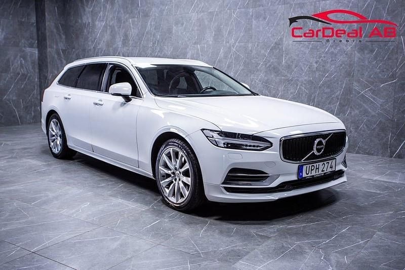 Begagnad Volvo V90 Momentum 392 HK (288 kW) 2019 Vit Kombi