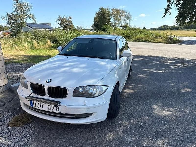 Begagnad BMW 116 122 HK (89 kW) 2011 Halvkombi