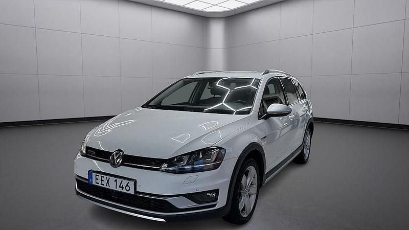Vit Begagnad 2016 VW Golf Alltrack Kombi | 187 500 kr (Marknadspris) - Bild 1/4