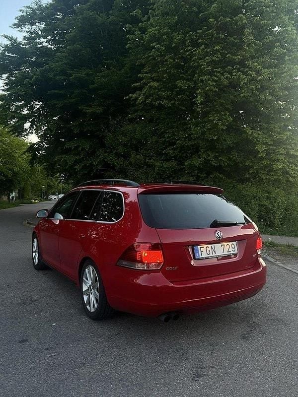 Röd Begagnad 2010 VW Golf VI GT Kombi | 45 000 kr (Marknadspris) - Bild 1/4