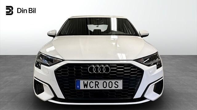 Begagnad Audi A3 Proline 150 HK (110 kW) 2023 Ibisvit Sedan