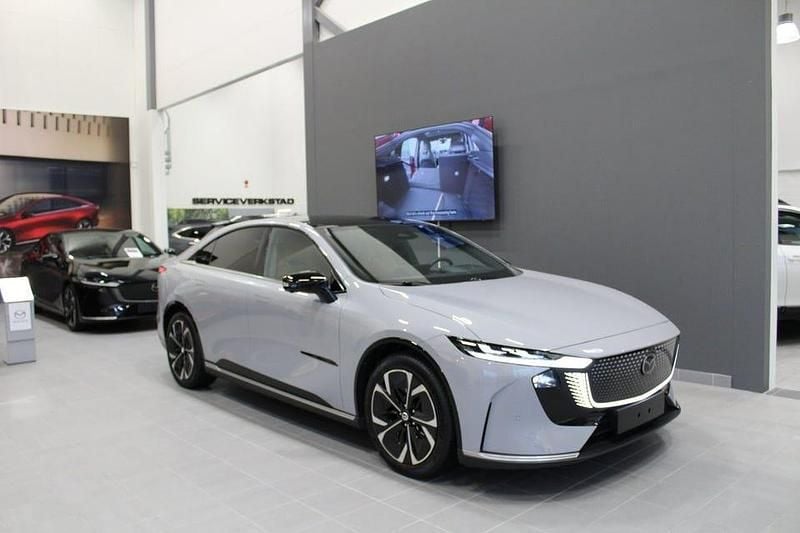 Aero grey metallic (52c) Ny 2025 Mazda 6e Takumi-Line | 477 800 kr (Marknadspris) - Bild 1/4