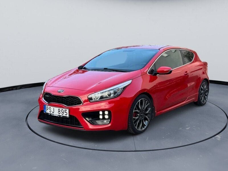 Röd Begagnad 2014 Kia ProCeed GT 2 Halvkombi | 109 900 kr (Marknadspris) - Bild 1/4