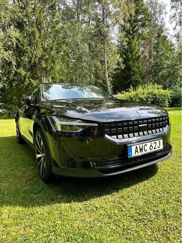 Svart Begagnad 2022 Polestar 2 Long Range Single Motor Sedan | 309 000 kr (Marknadspris) - Bild 1/4