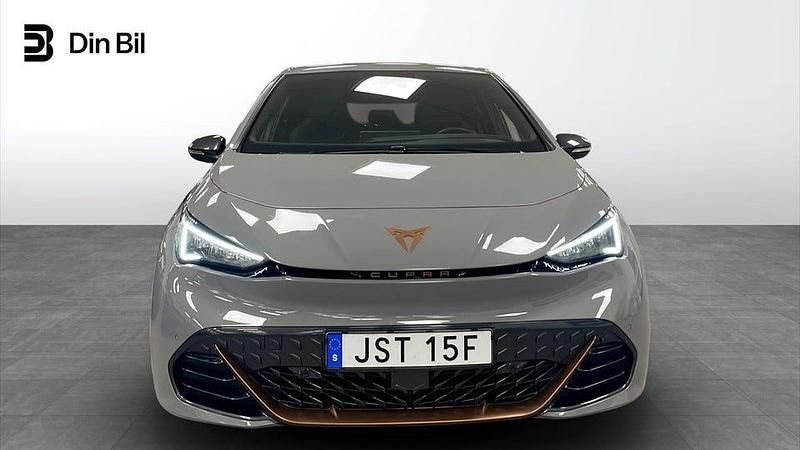 Begagnad Cupra Born 169 kW (231 HK) 2023 Vapor grey Halvkombi